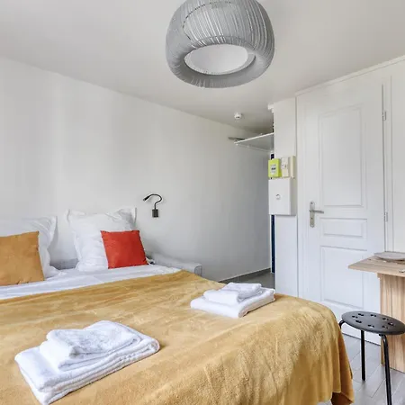 Appartement Branded New Cozy In The Heart Of 17