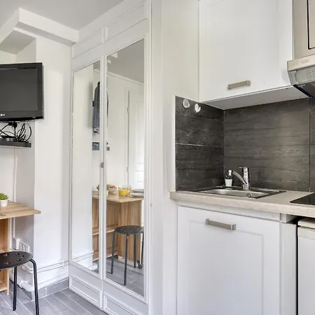 Branded New Cozy In The Heart Of 17 Appartement