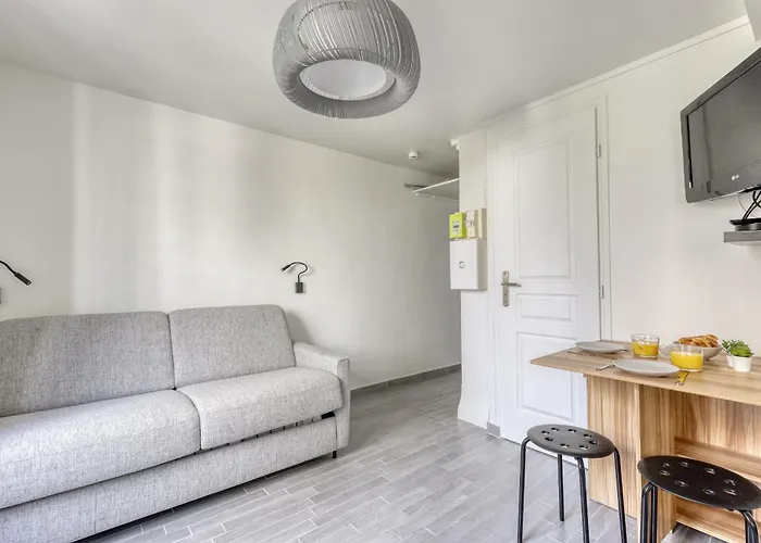 Branded New Cozy In The Heart Of 17 * Paris